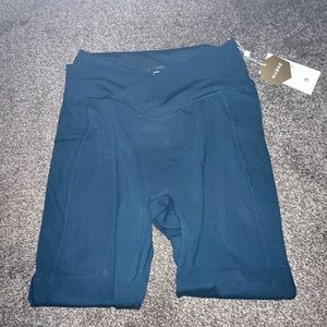 NWT. Buff bunny monarch high rise leggings!